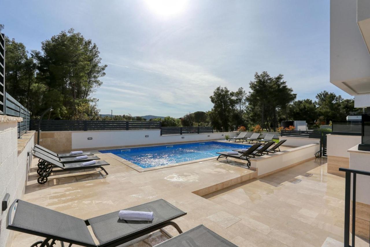 Villa Ankora 1 With Heated Pool Биоград-на-Мору Экстерьер фото